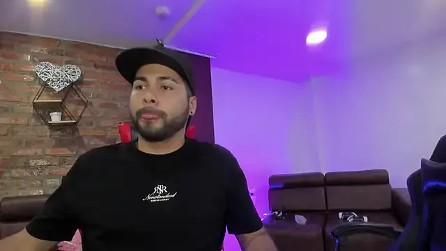 HotThreesoome on StripChat