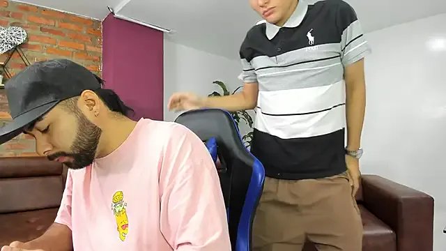 HotThreesoome on StripChat 