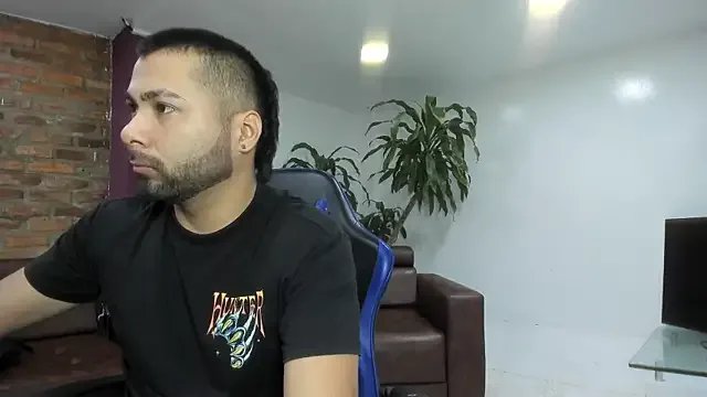 HotThreesoome on StripChat 