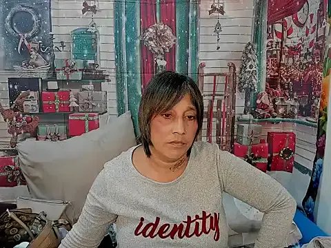 indianroxy on StripChat 