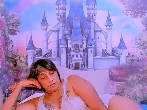 indianroxy on StripChat 