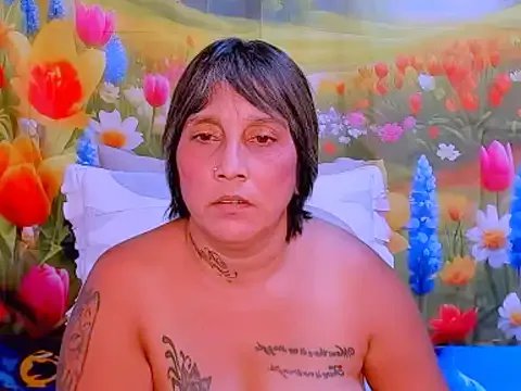 indianroxy on StripChat 