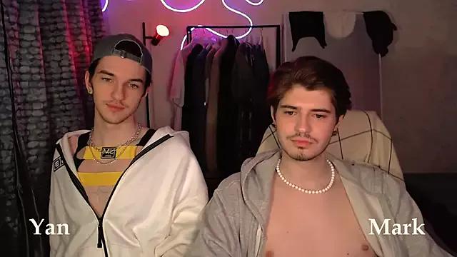 itsyanbb — naked (both)