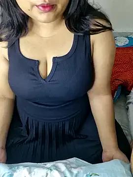 Kareena_kapoorr — Cumshot