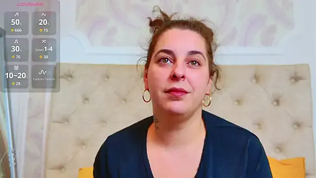 KarinaNoir on StripChat