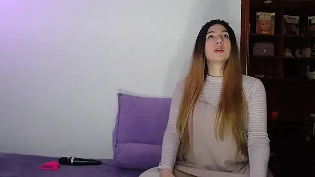 karlamoon23 on StripChat