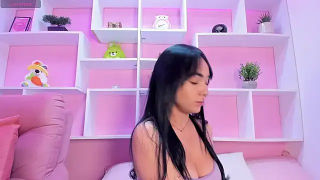 kittyMelvis on StripChat 