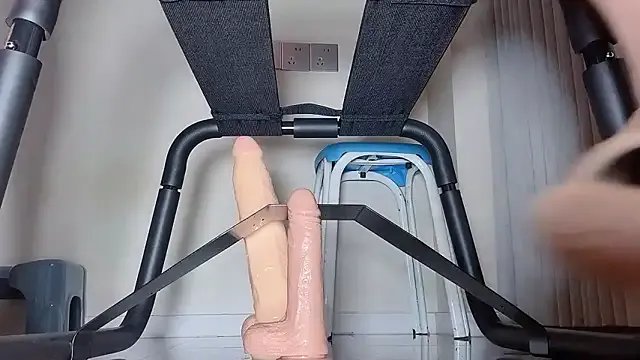 Krismil3 on StripChat