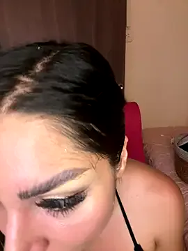 laemmarouse on StripChat