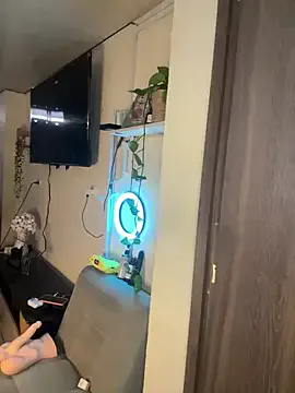 laemmarouse on StripChat