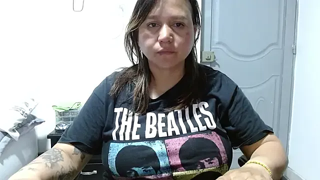 LauraReeves on StripChat