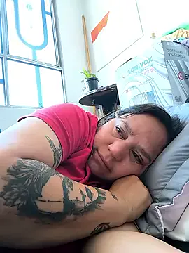 LauraReeves on StripChat