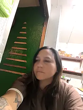 LauraReeves on StripChat