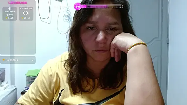 LauraReeves on StripChat