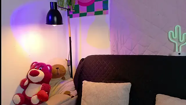 Lexiie1 on StripChat