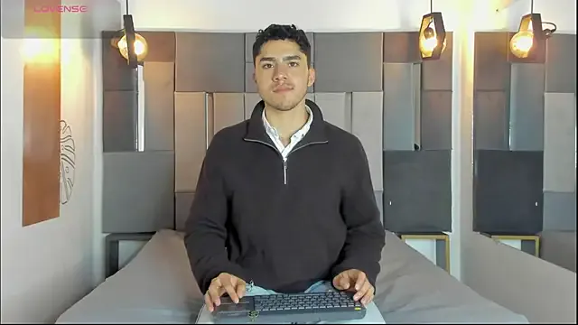 LiamNovak on StripChat