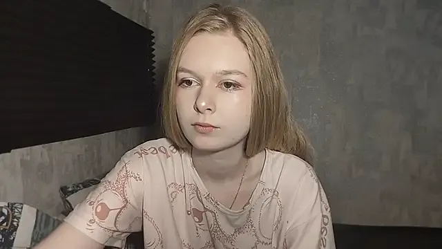 LiaVibes — Show my legs, caress them