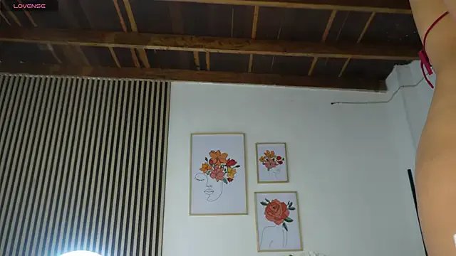 LillyDolls23 on StripChat 