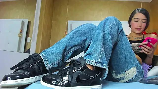 Little_Jenni — ALL NAKED+SUCK TOES SLOOPY