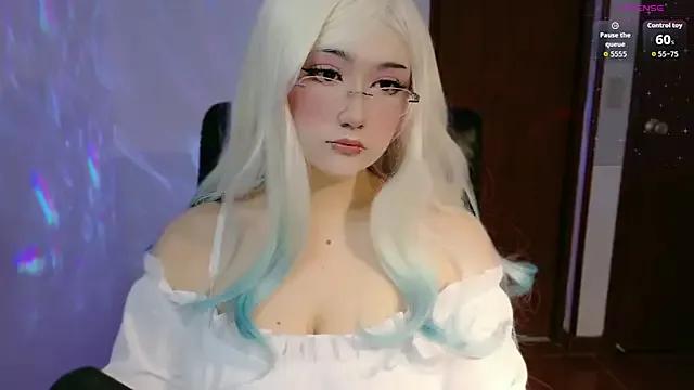 Livelle — Oily boobs + 10 spank boobs