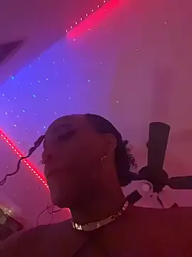 loveluna8 on StripChat