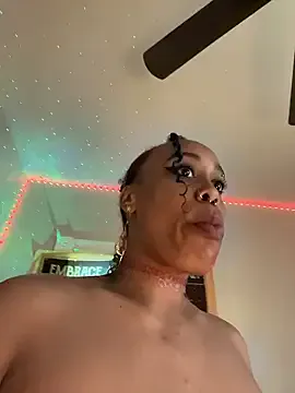 loveluna8 on StripChat