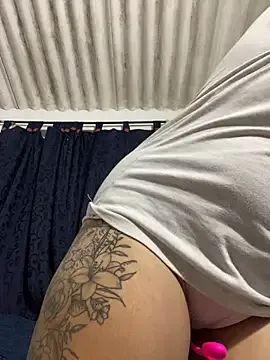 Lucia-Candy on StripChat