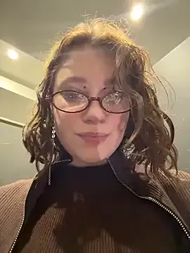 lucy-joy on StripChat