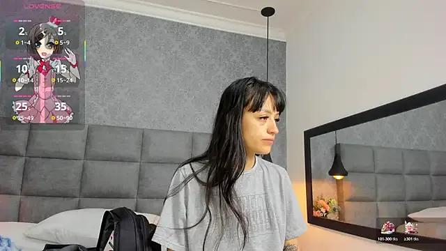 Luna_Bella3 on StripChat
