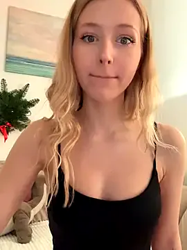 LunaRase on StripChat