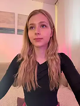 LunaRase on StripChat