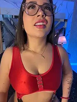 LylaLee111 on StripChat 