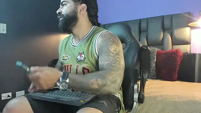 Lyon_vach on StripChat