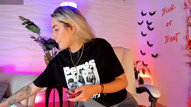 mariablonde on StripChat