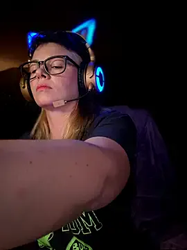 MarlaFknSinger — Welcum back! naked hot tub Twerk