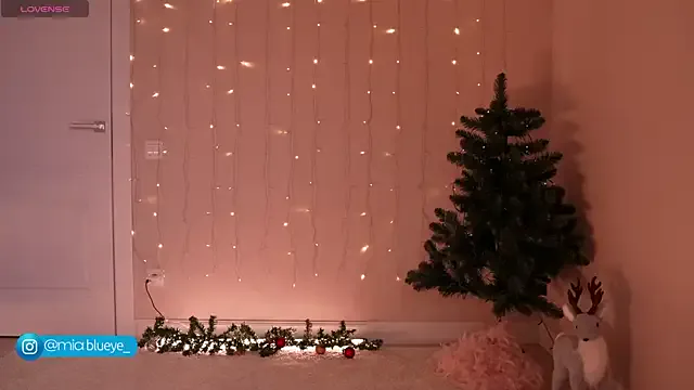 Miablueye on StripChat