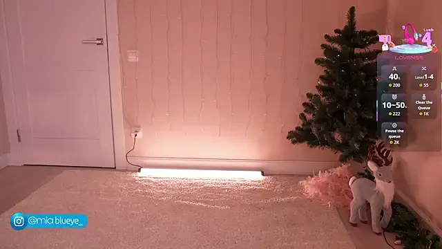 Miablueye on StripChat