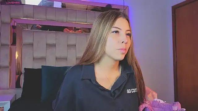 Miah_Stewart — controlx 5min+saliva in boobs