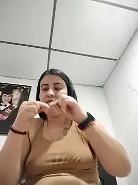 mialorents on StripChat