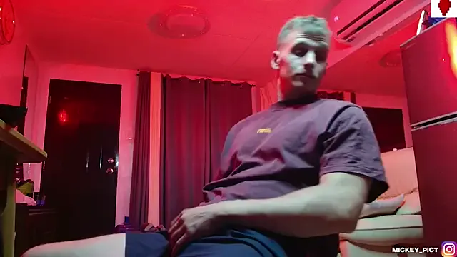 mickeypict on StripChat