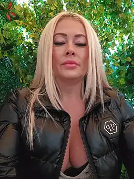 MILFBARBY on StripChat