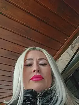 MILFBARBY on StripChat