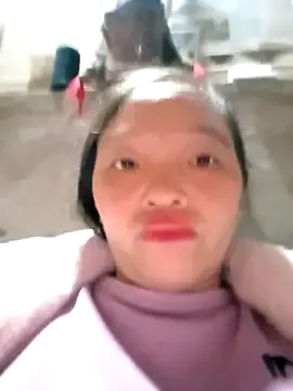 Minkine022 on StripChat