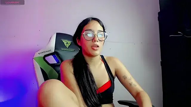 Mishell_hot_ on StripChat