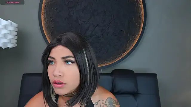 miss_vaiolette on StripChat 