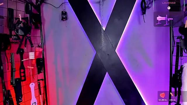 MissKara_Ariana_bdsm on StripChat 