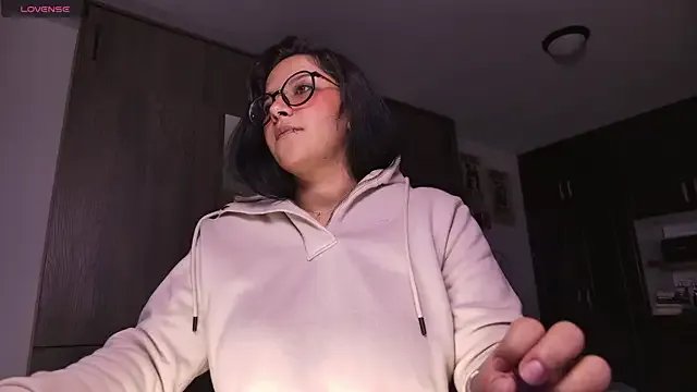 MissMoonn1 on StripChat 