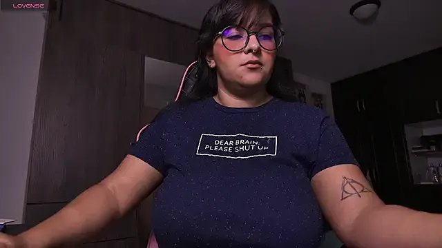 MissMoonn1 on StripChat 