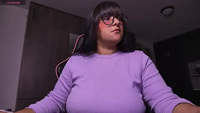 MissMoonn1 on StripChat 