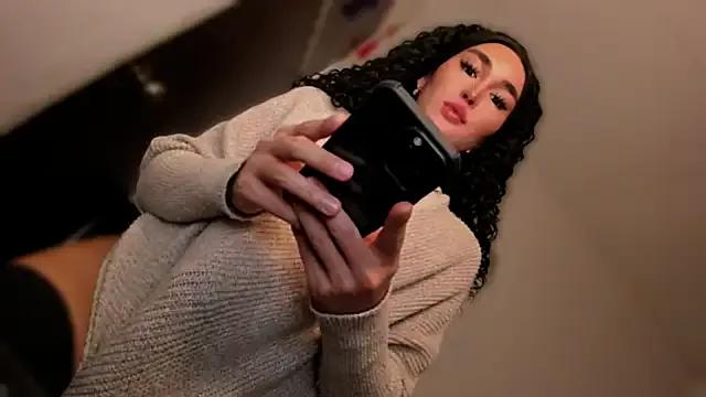 MissValentinaJohnson on StripChat 